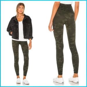 Spanx Camo Look At Me Now Leggings Size L.